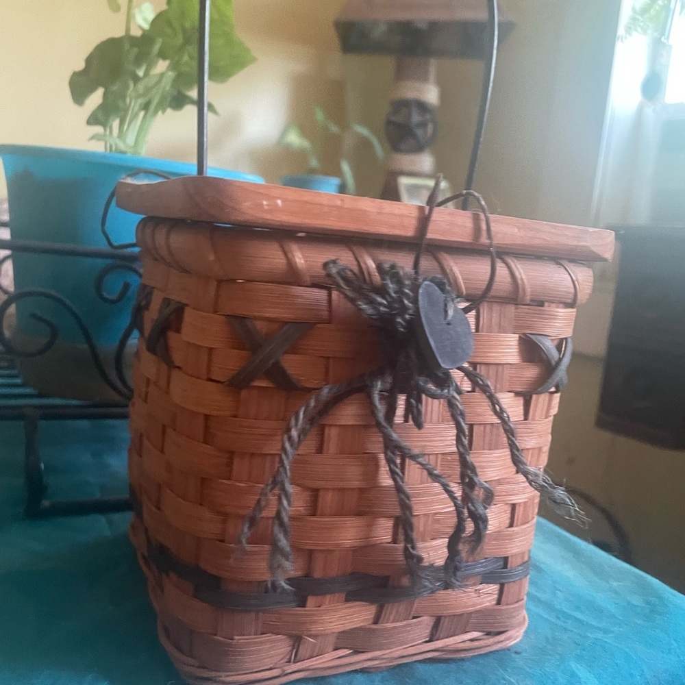 Wicker items - Picture 7 of 16